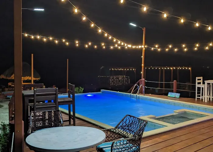 Lina Point Belize Overwater Hotel 4*