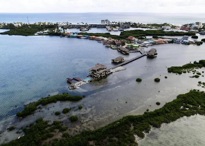 Lina Point Belize Overwater Hotel 4*