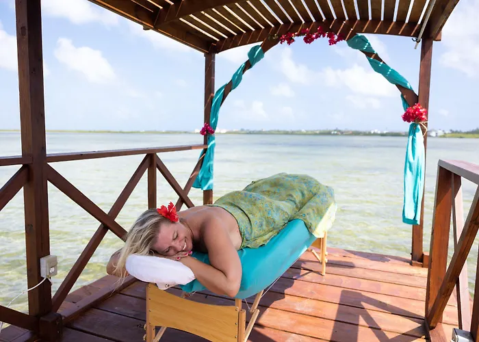 Lina Point Belize Overwater Hotel 4*
